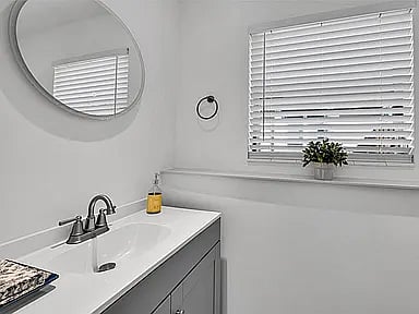 1/2 Bath
