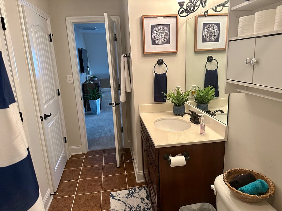 Jack and Jill bathroom w direct access from loft space