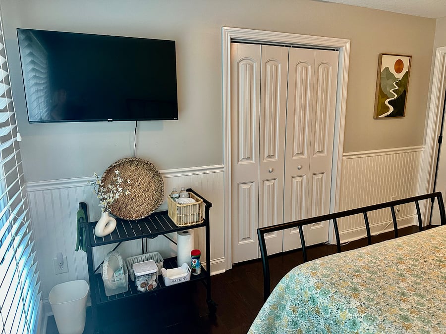 2nd room option, walkin closet plus coffee station