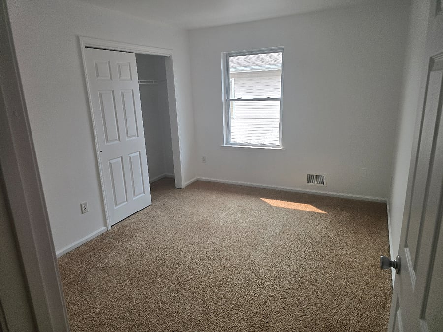 1st bedroom 