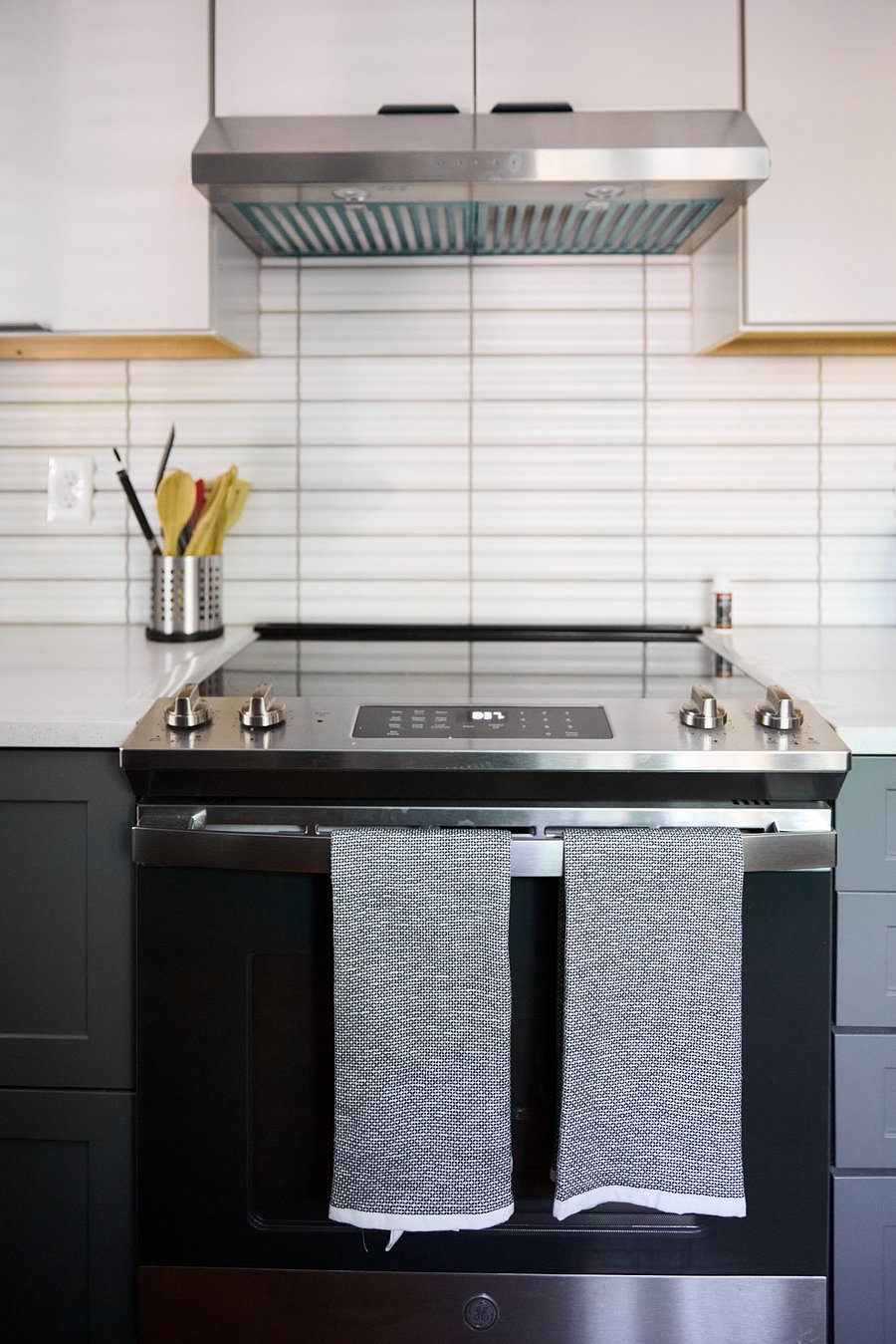 Kitchen - Stainless Steel Appliances, Contemporary Ceramic Backsplash