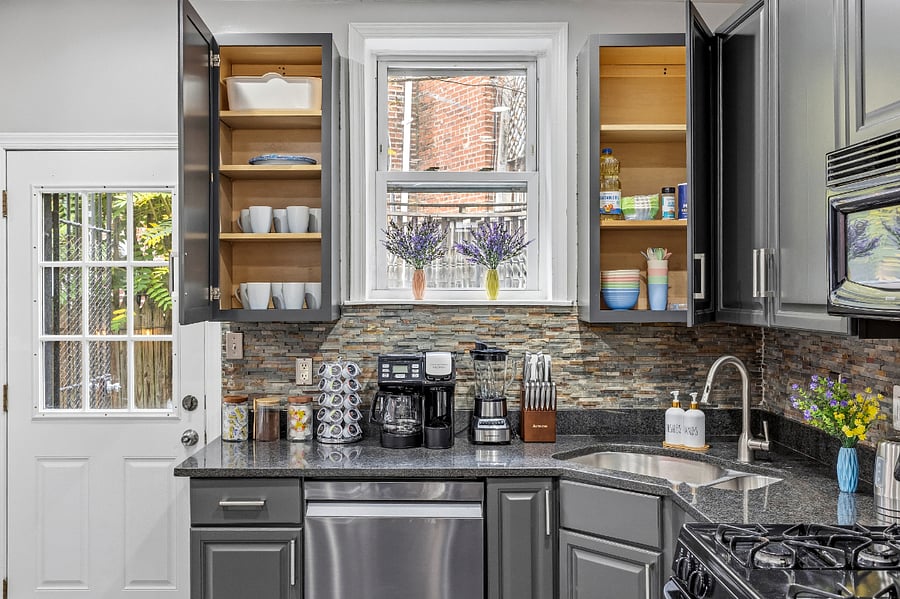 Fully Stocked Kitchen