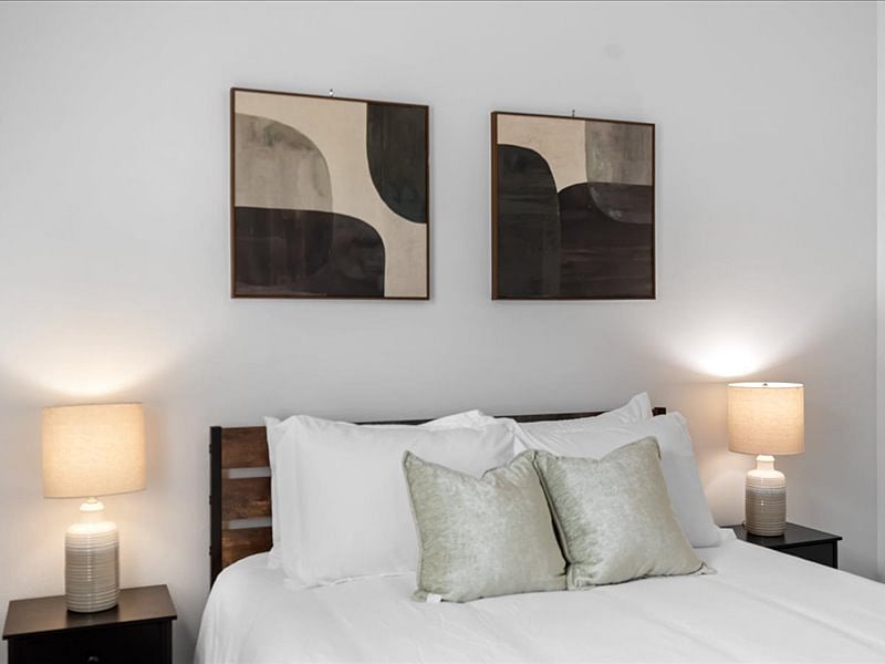 Bedroom 1 - Queen