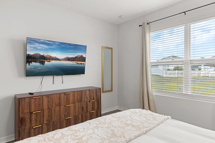 Primary suite - king bed