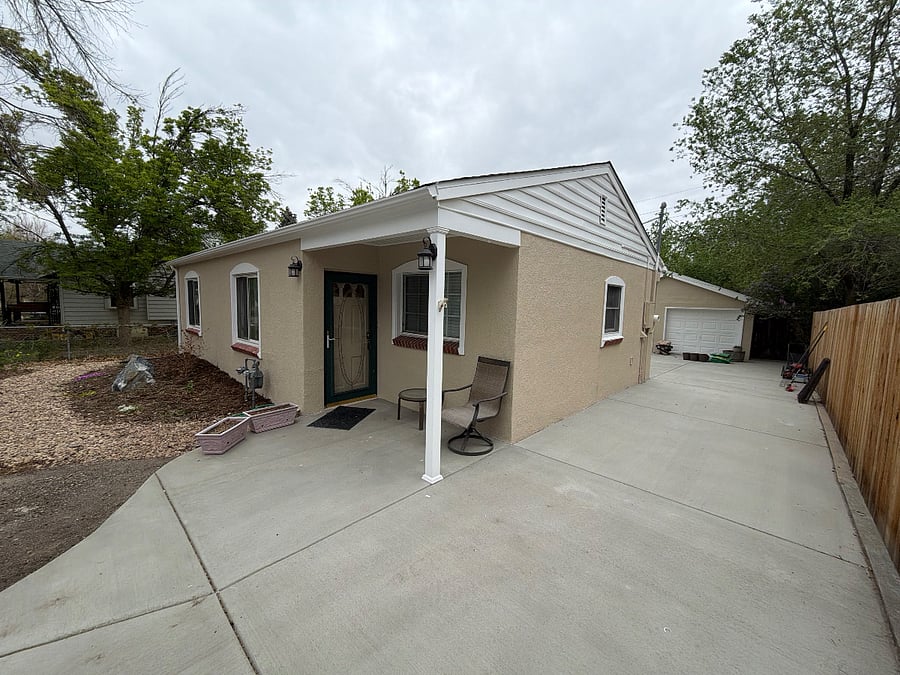 Stand alone house