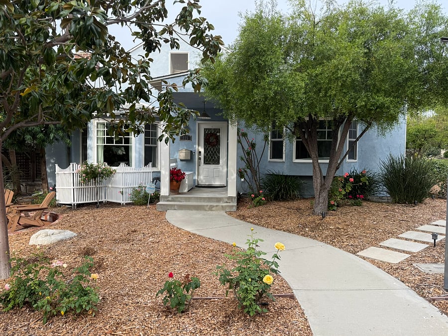 Front Entrance / Garden
