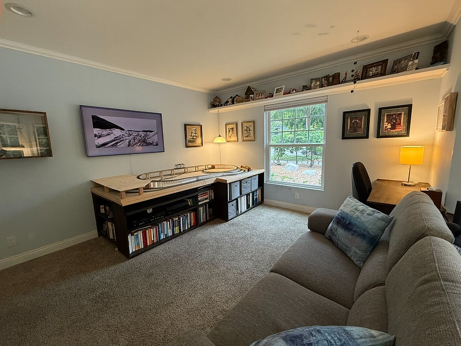 Third Bedroom . Den
