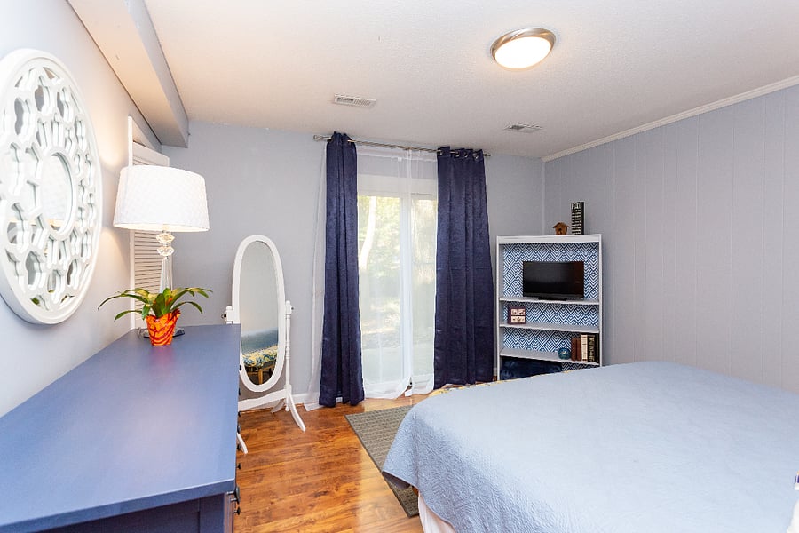 Bedroom 1 - King 