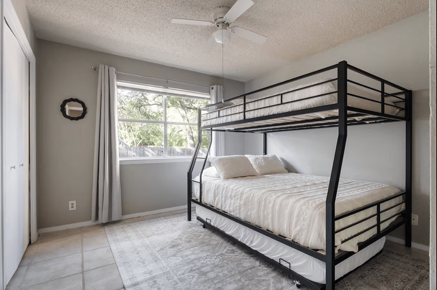 Secondary bedroom 
