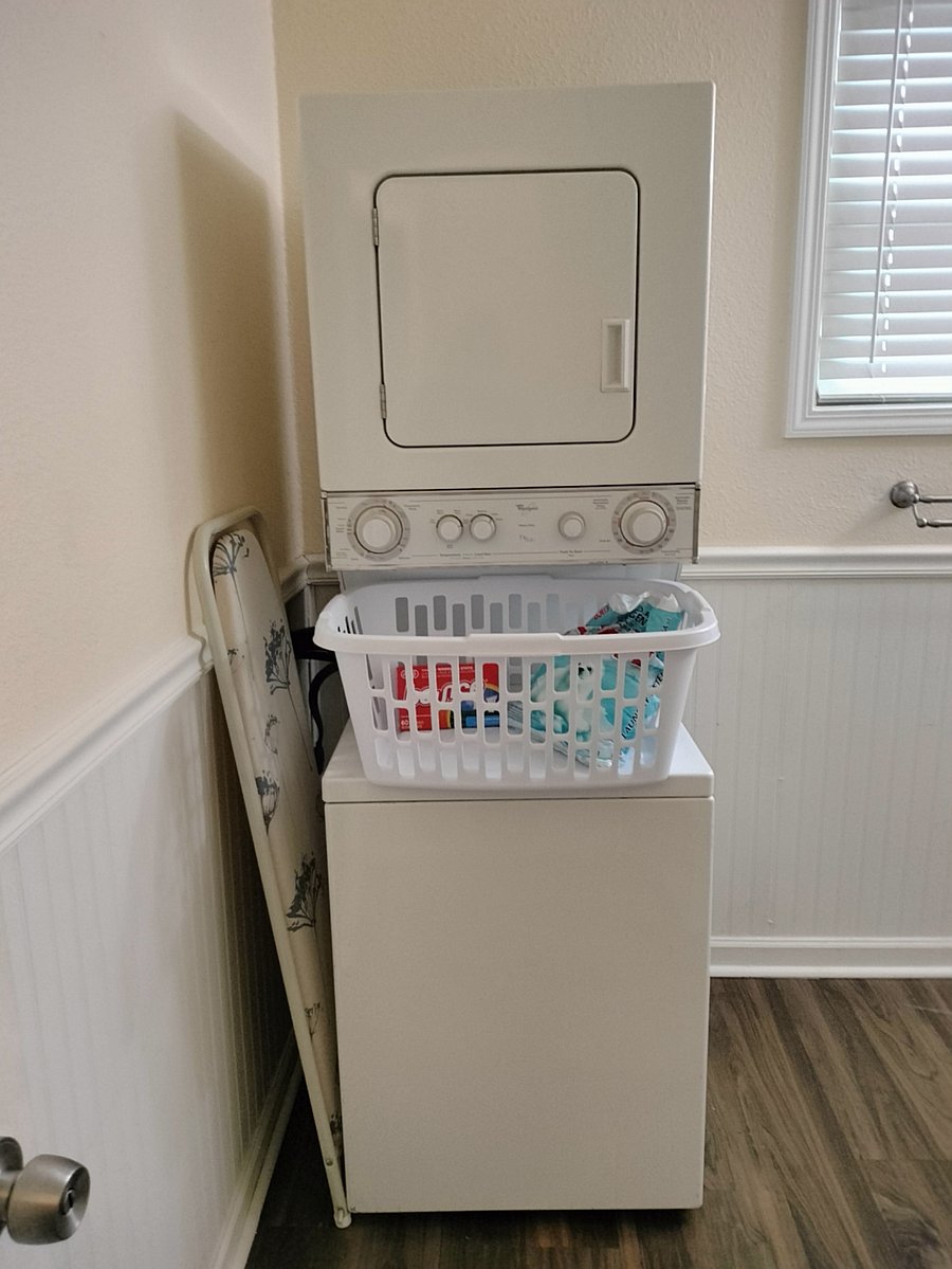 Stackable washer / dryer