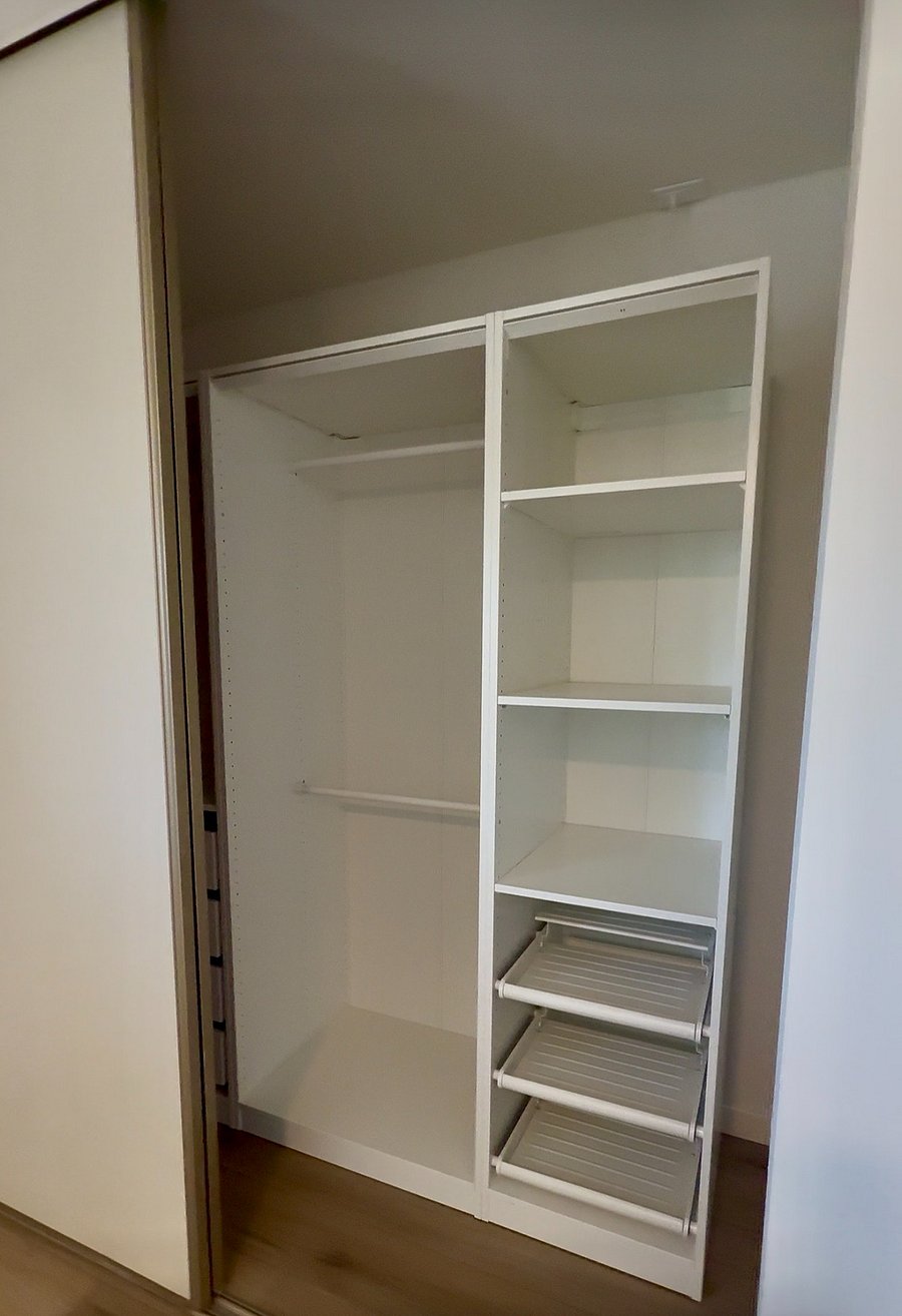 Second bedroom closet system