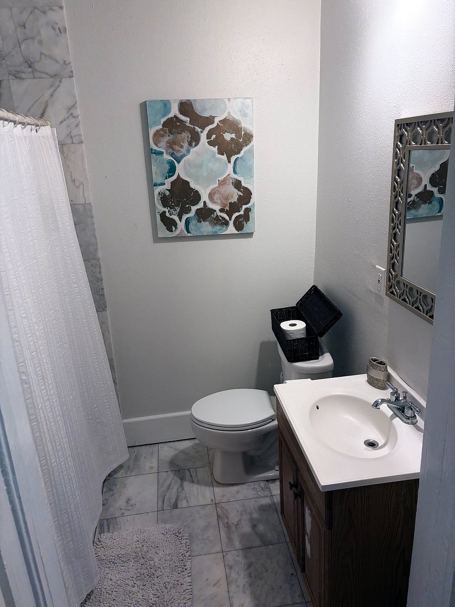 Main Bathroom