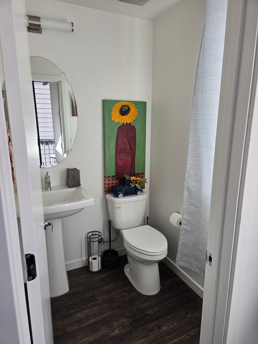 1/2 Bath