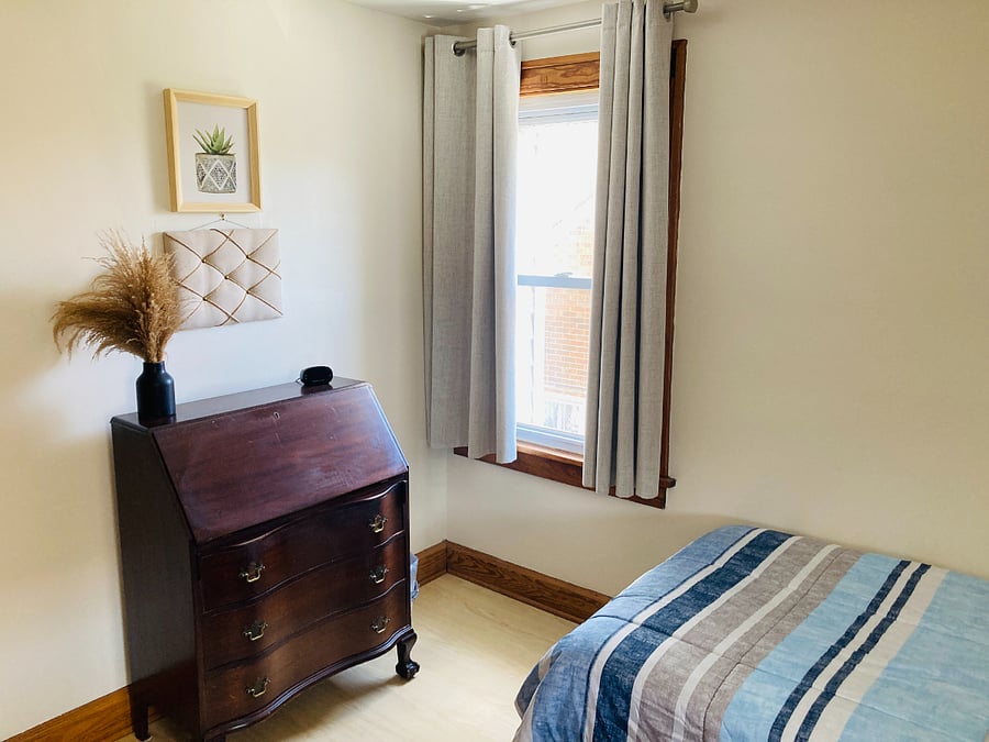 2nd Floor- Bedroom 1- Twin Bed: $750/mo.