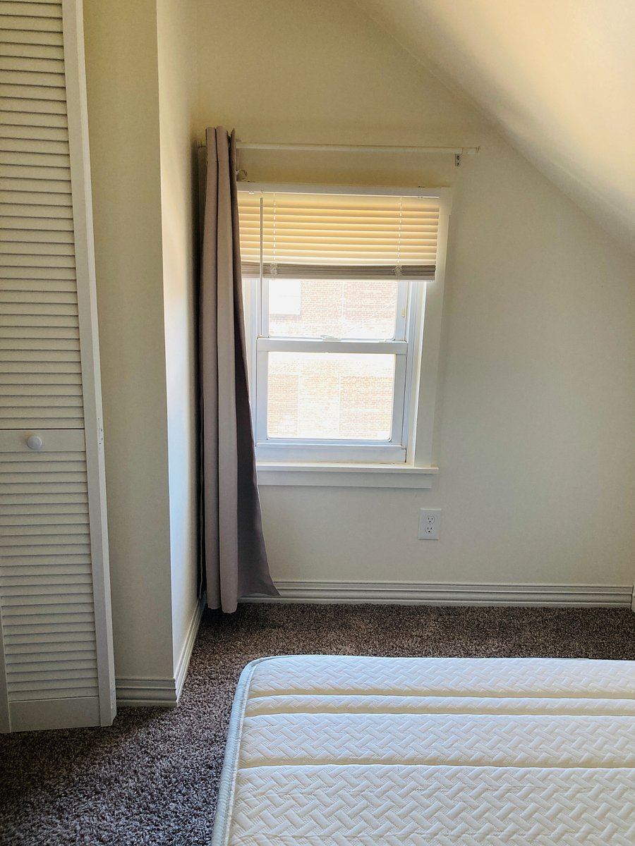 3rd Floor Suite- $1000/mo
