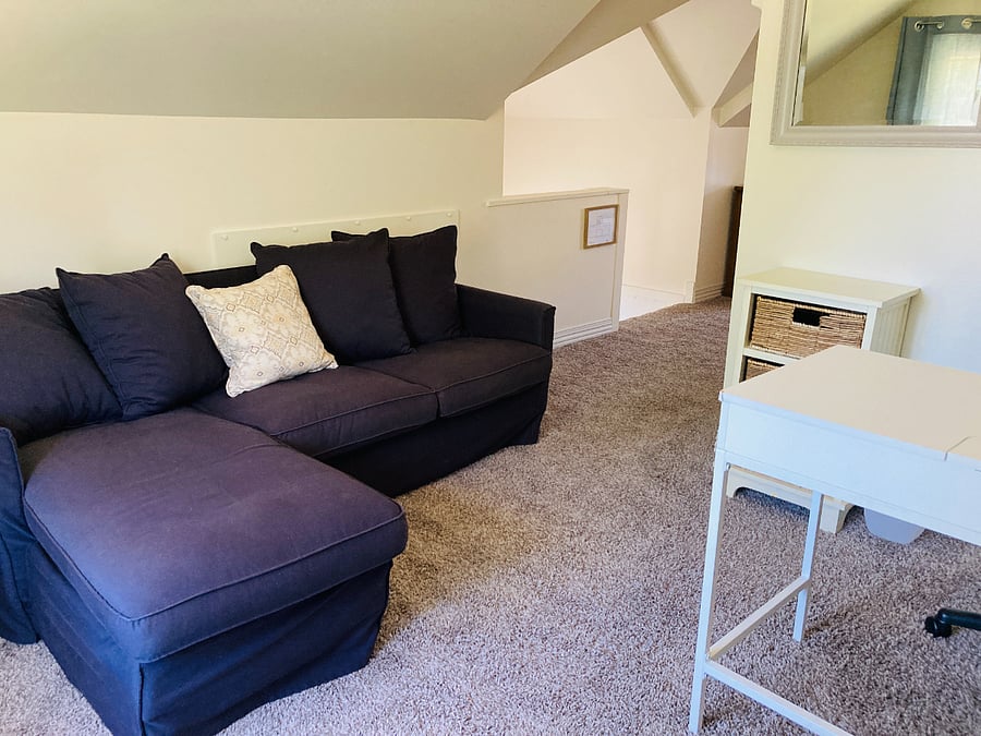 3rd Floor Suite- $1000/mo
