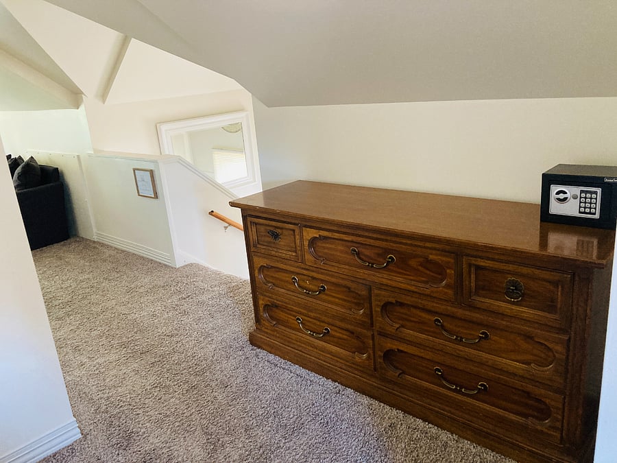 Bedroom 4- 3rd Floor Suite- $1000/mo