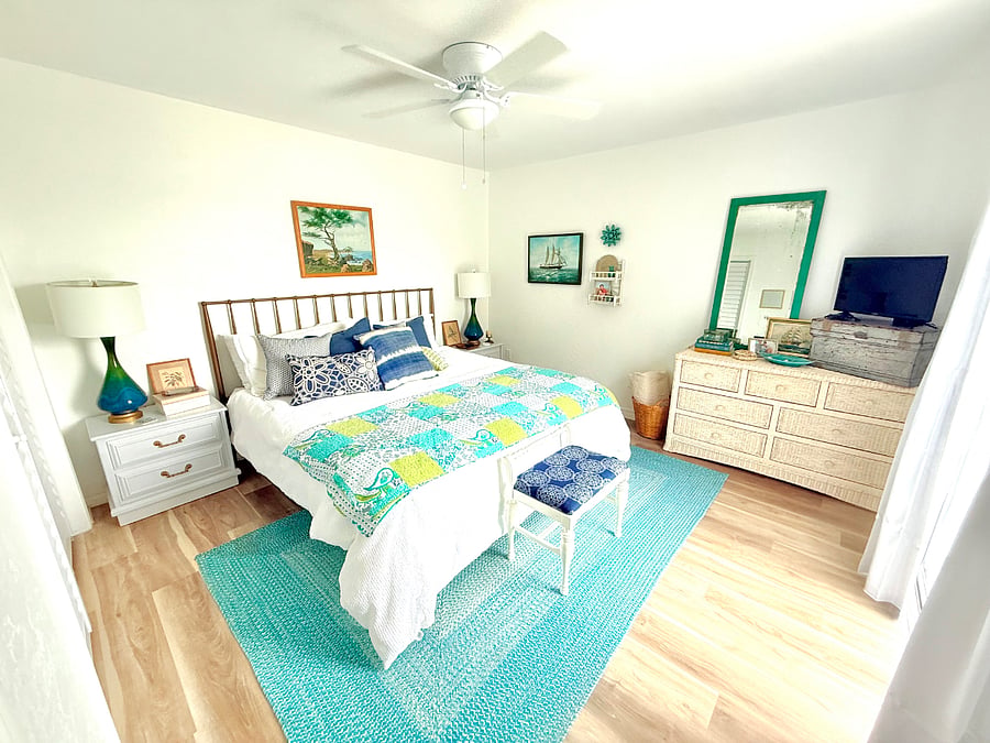 King bed bedroom 