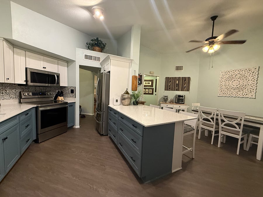 Plenty of room to prep meals and enjoy sitting at the breakfast bar or table.