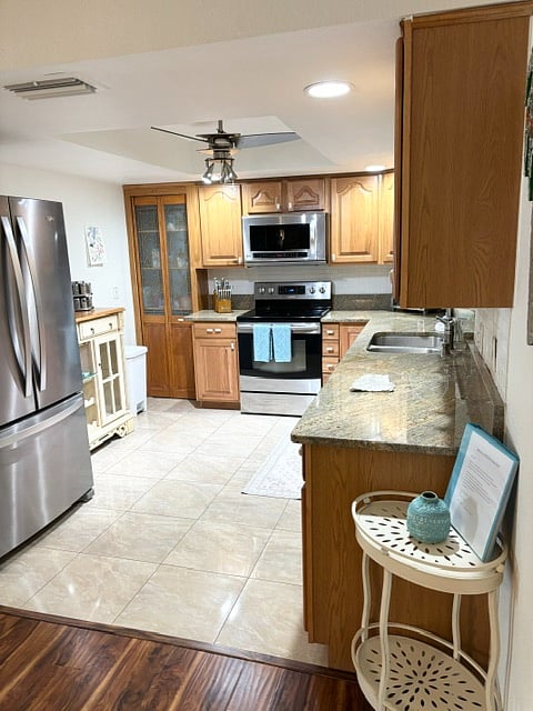 Furnished Finder property 992945_1 photo 3