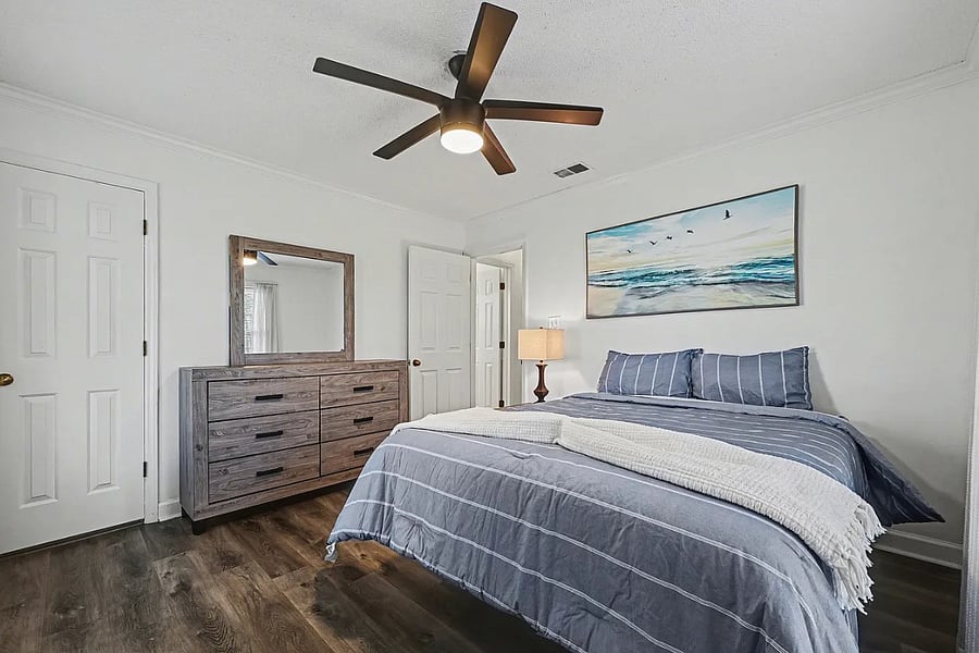 Second bedroom