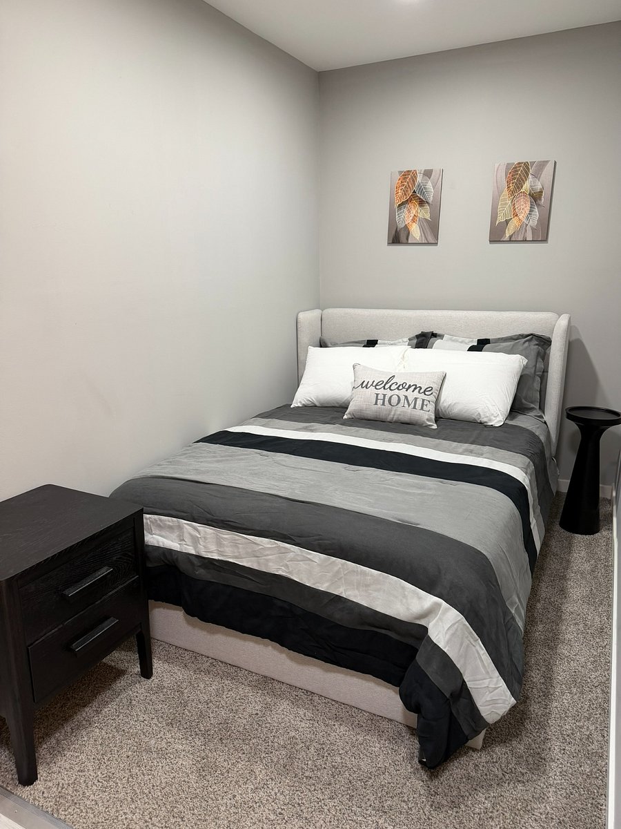 Full size bed