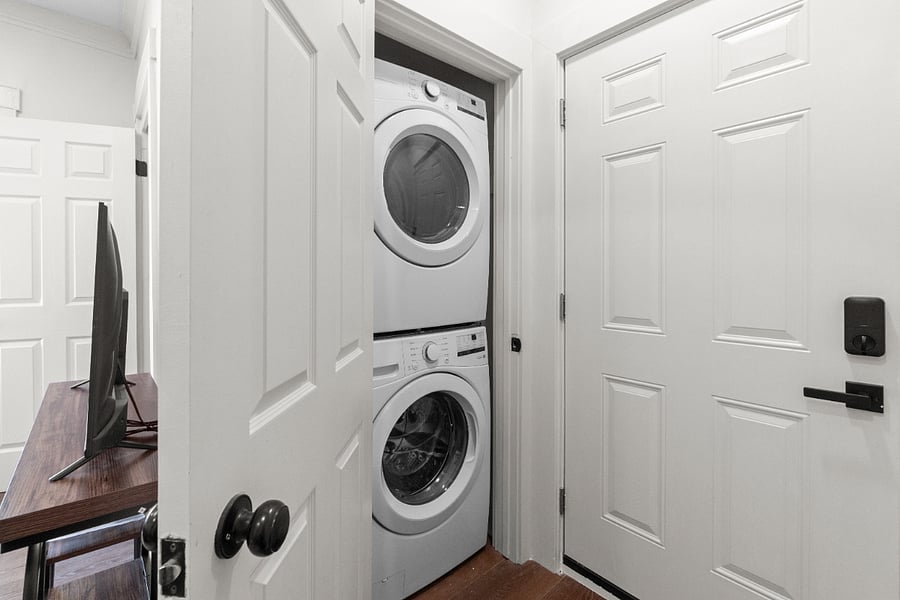 In unit stackable washer/dryer