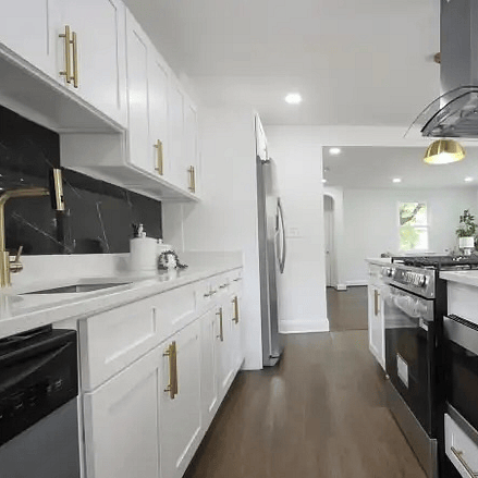 Main level full kitchen including dishwasher (shared)