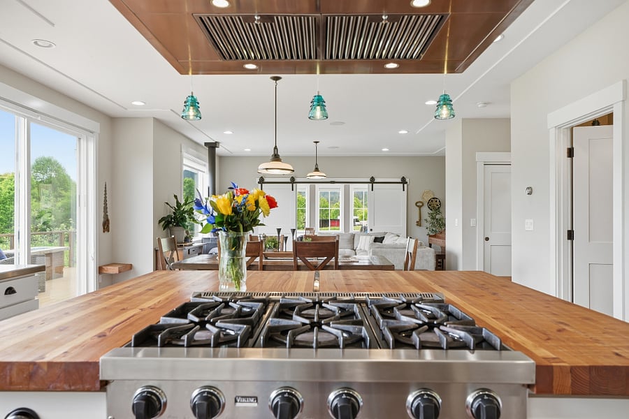 Range located in island for ease of entertaining