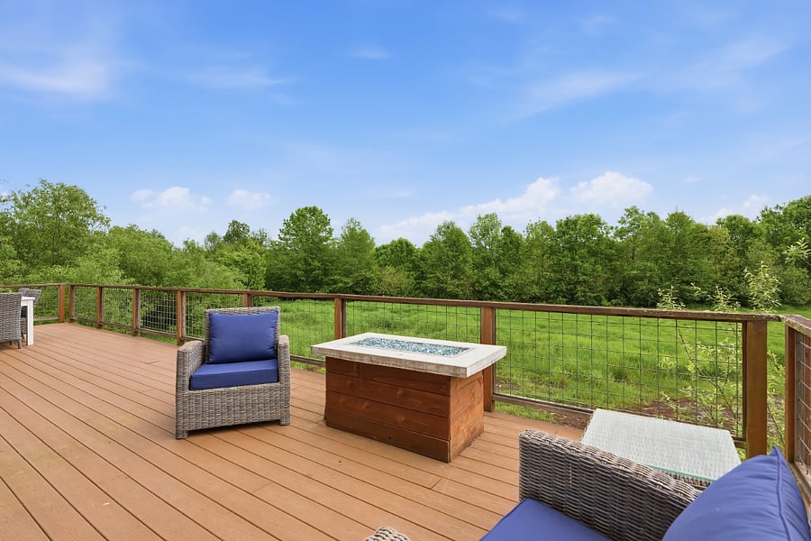 Magical views from private deck, very few mosquitos due to deck height. 