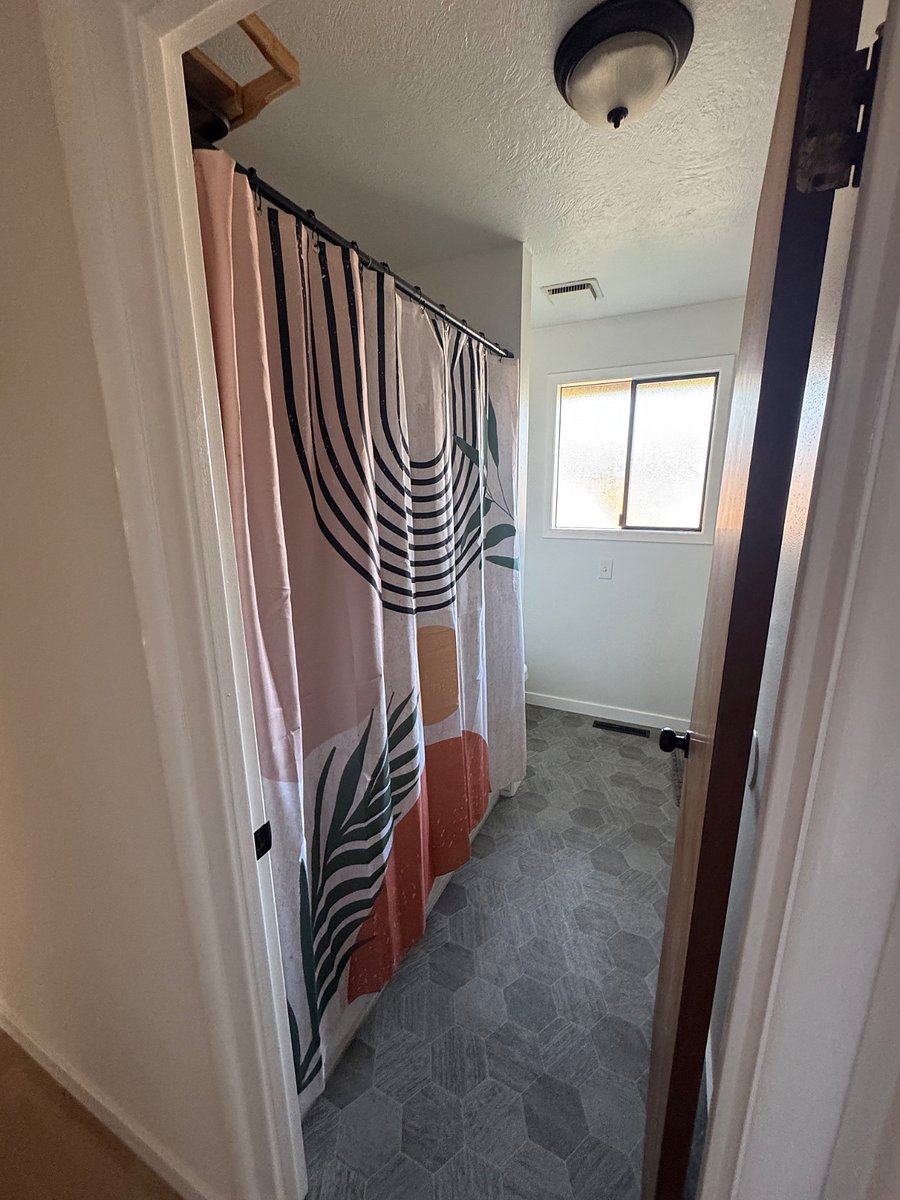 Main floor full bath