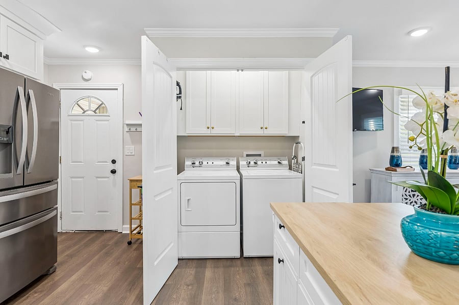Washer/Dryer with cabinets