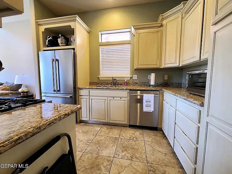 Furnished Finder property 993307_1 photo 7