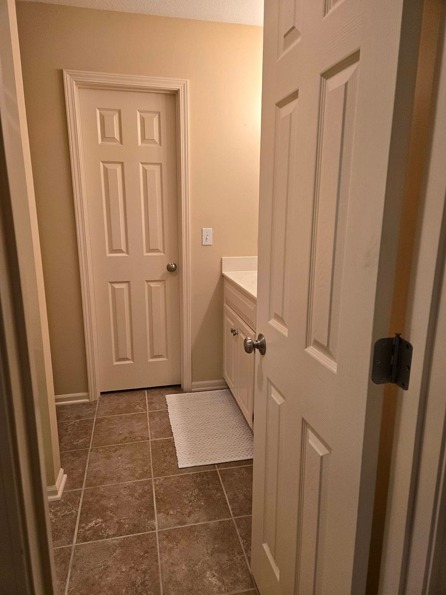 Upper level master bedroom 2 bath and walk-in closet
