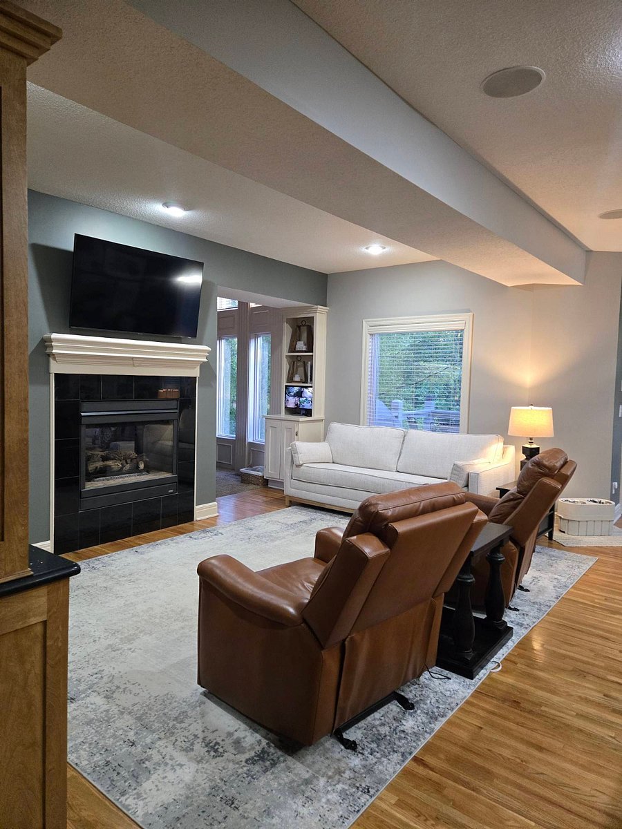 Entering hearth room with dual fire place
