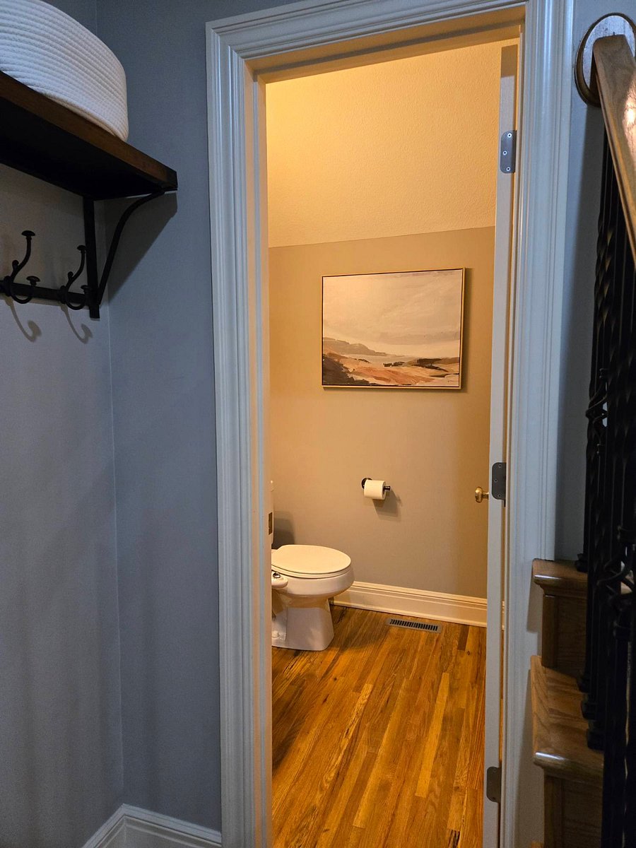 Lower level half bath