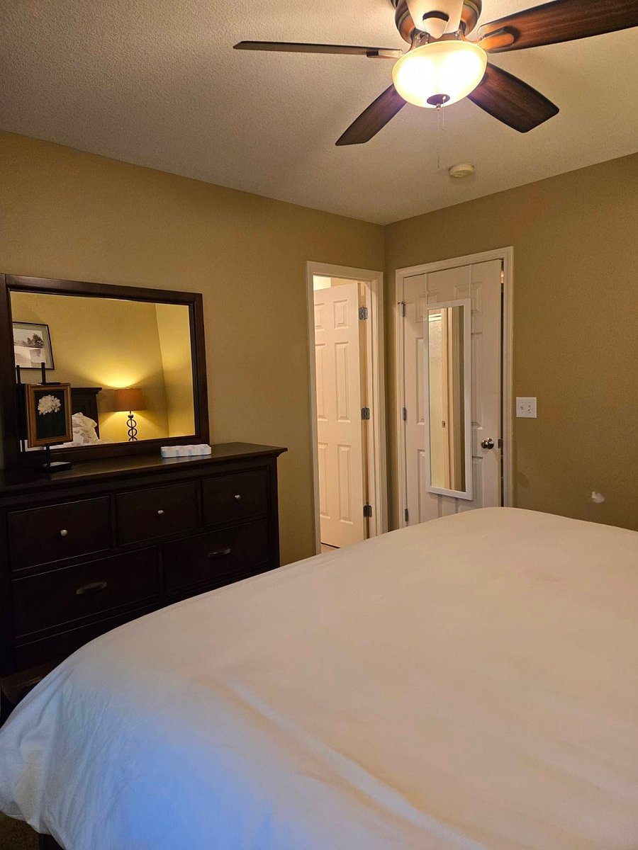 Upper level master bedroom 2, ensuite bath and walk-in closet