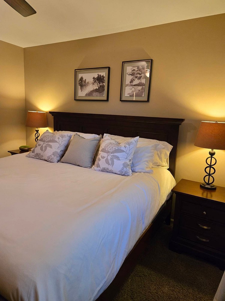 Upper level master bedroom 2, ensuite bath and walk-in closet