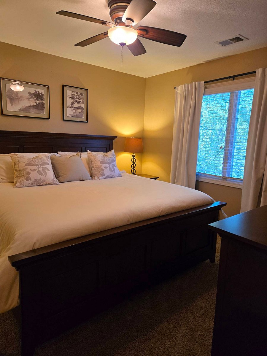 Upper level master bedroom 2, ensuite bath and walk-in closet
