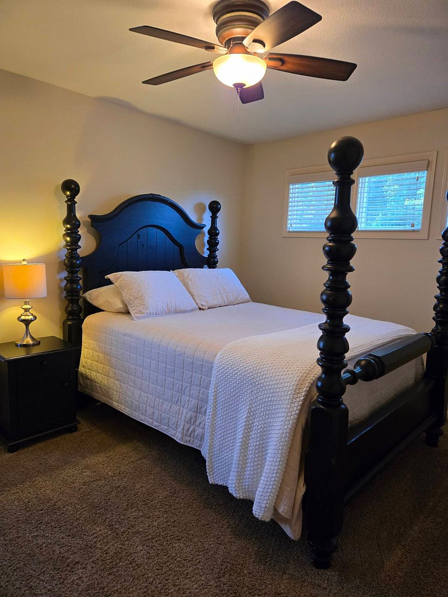 Upper level bedroom 3, with walk-in closet