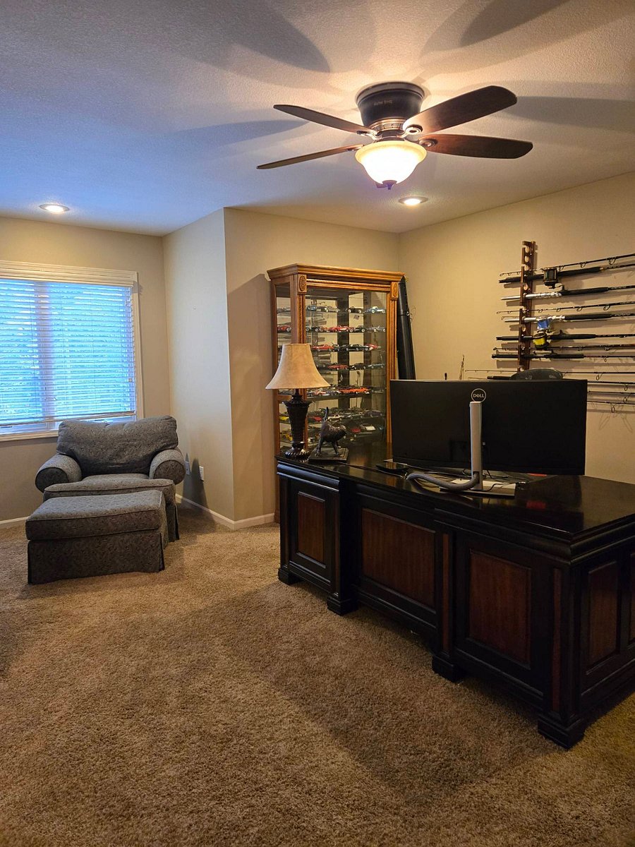 Upper level bedroom 4 / office