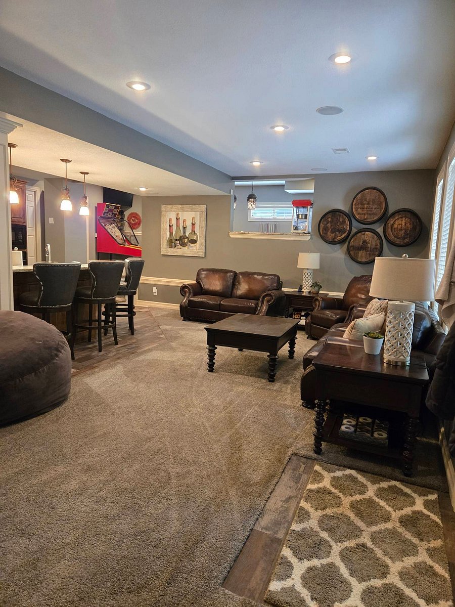 Lower level 2nd kitchen and/or mother-in-law suite