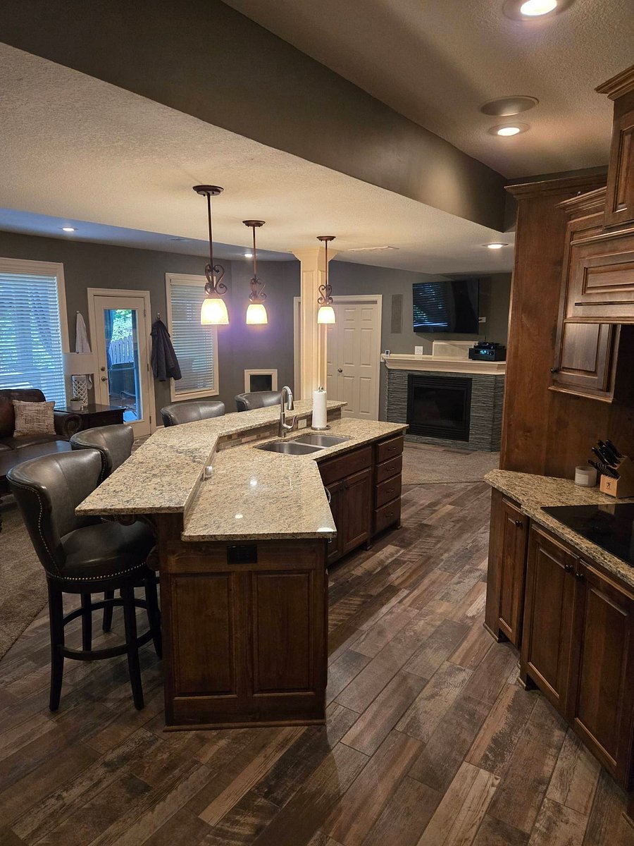 Lower level 2nd kitchen and/or mother-in-law suite