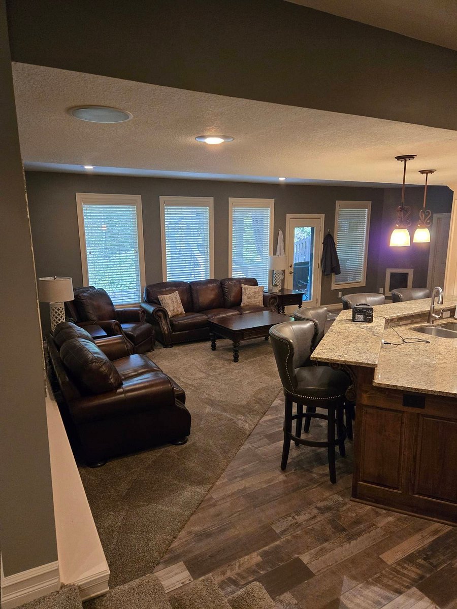 Lower level 2nd kitchen and/or mother-in-law suite