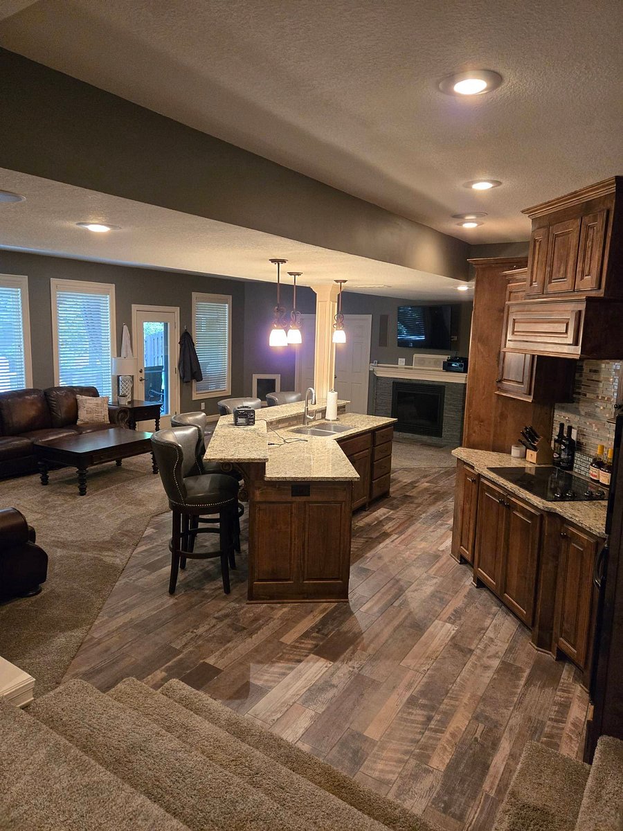 Lower level 2nd kitchen and/or mother-in-law suite