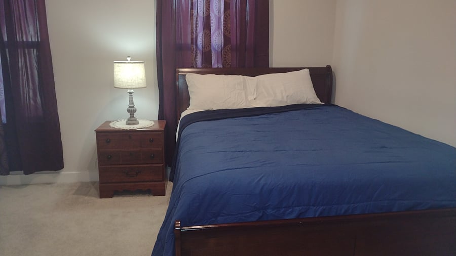 Quiet 3rd-Floor Queen Bed Setup- $1,350/mo standalone or available for Full-House Combo