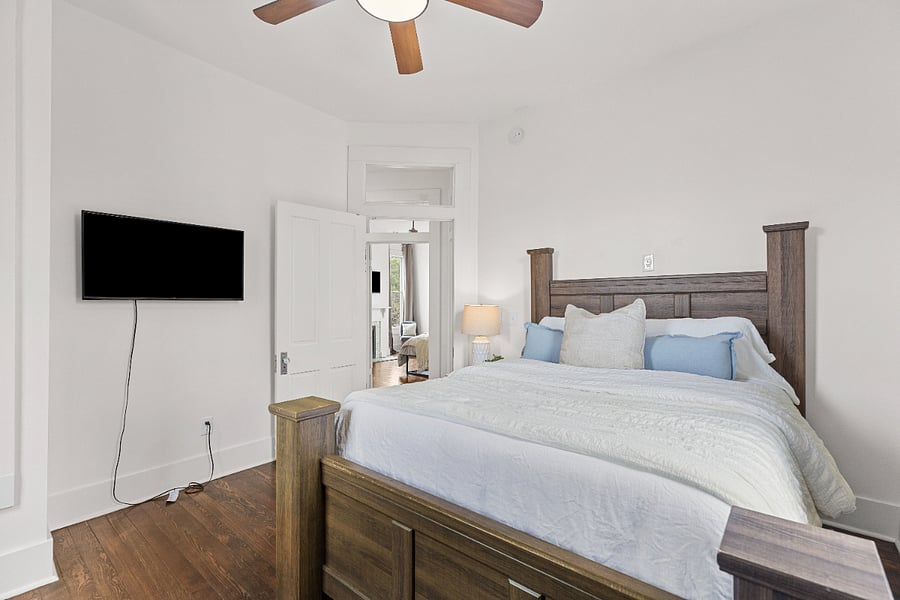 Upstairs bedroom.