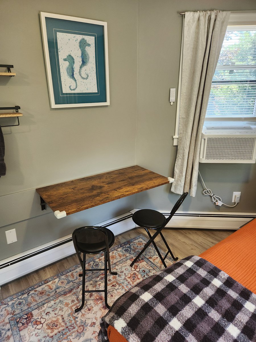 Bedroom 3 - fpld up table and chairs