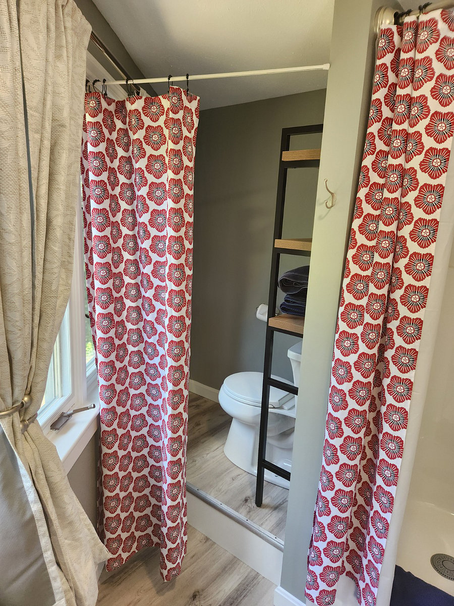 bedroom 3 toilet