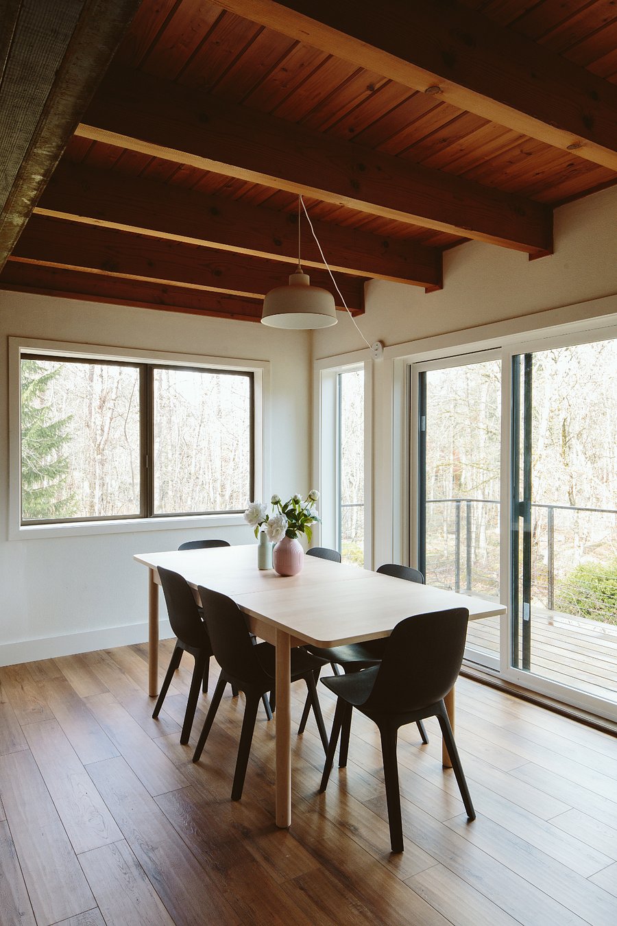 Expandable Table seats up to 8 on Main Level